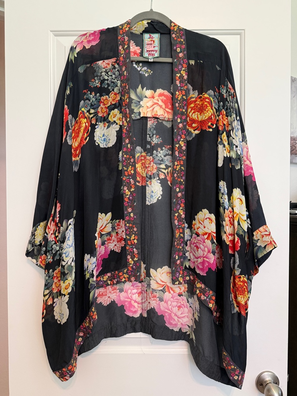 Johnny Was Black Floral Kimono Jacket Embroidered Detail Pockets Medium EUC